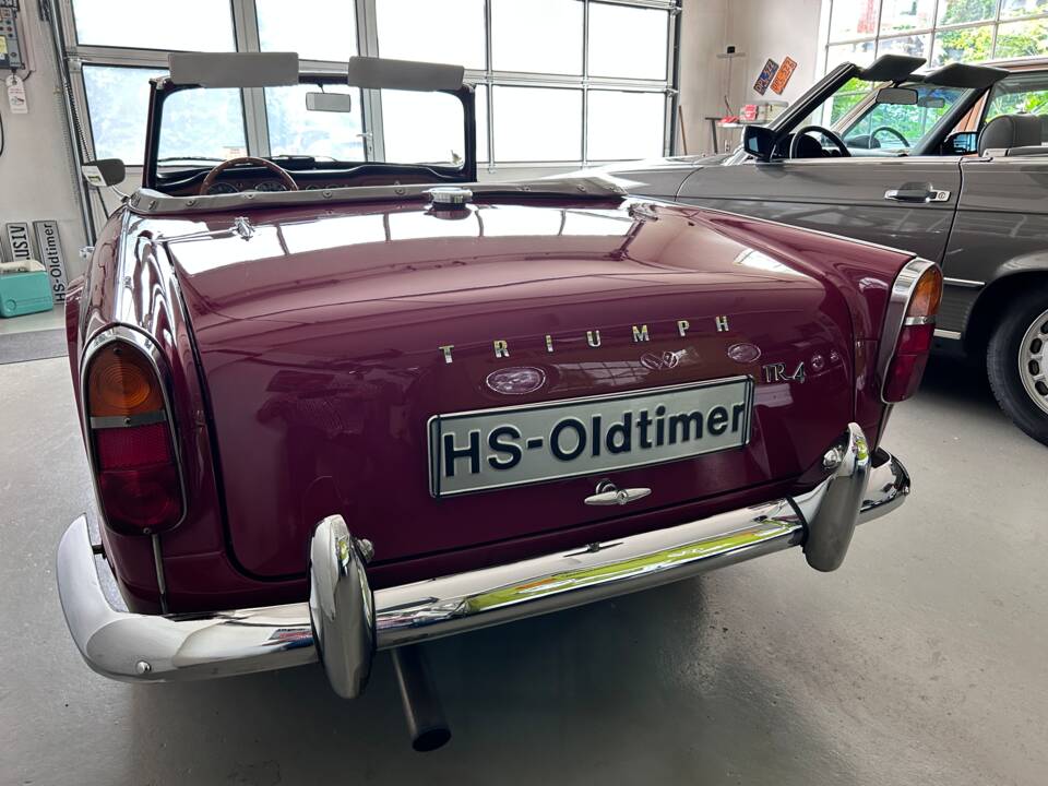 Image 6/26 of Triumph TR 4 (1965)