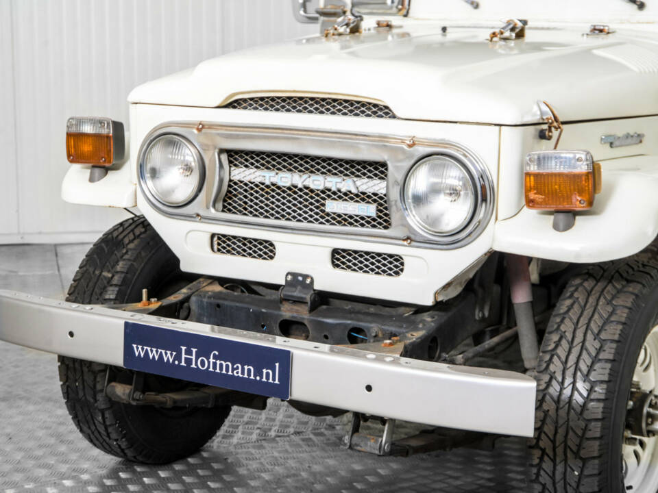 Image 19/50 of Toyota Land Cruiser BJ 43 (1977)