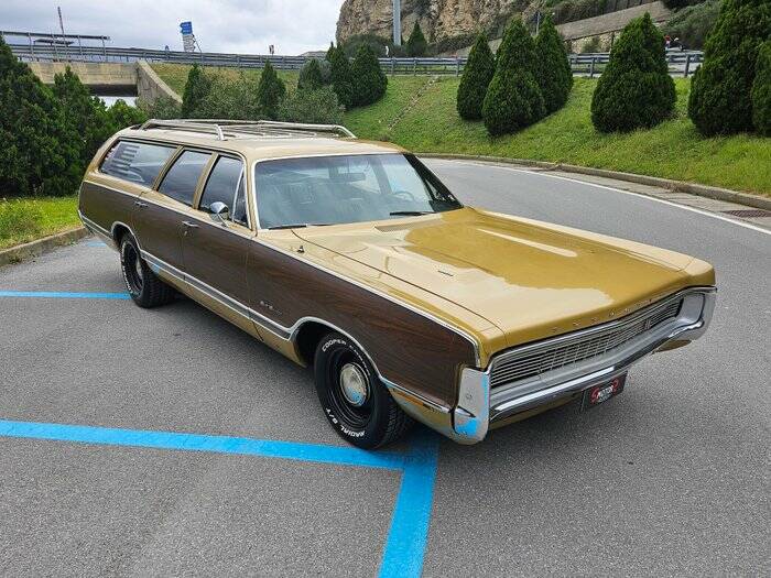 Image 4/7 de Plymouth Sport Fury Station Wagon (1970)