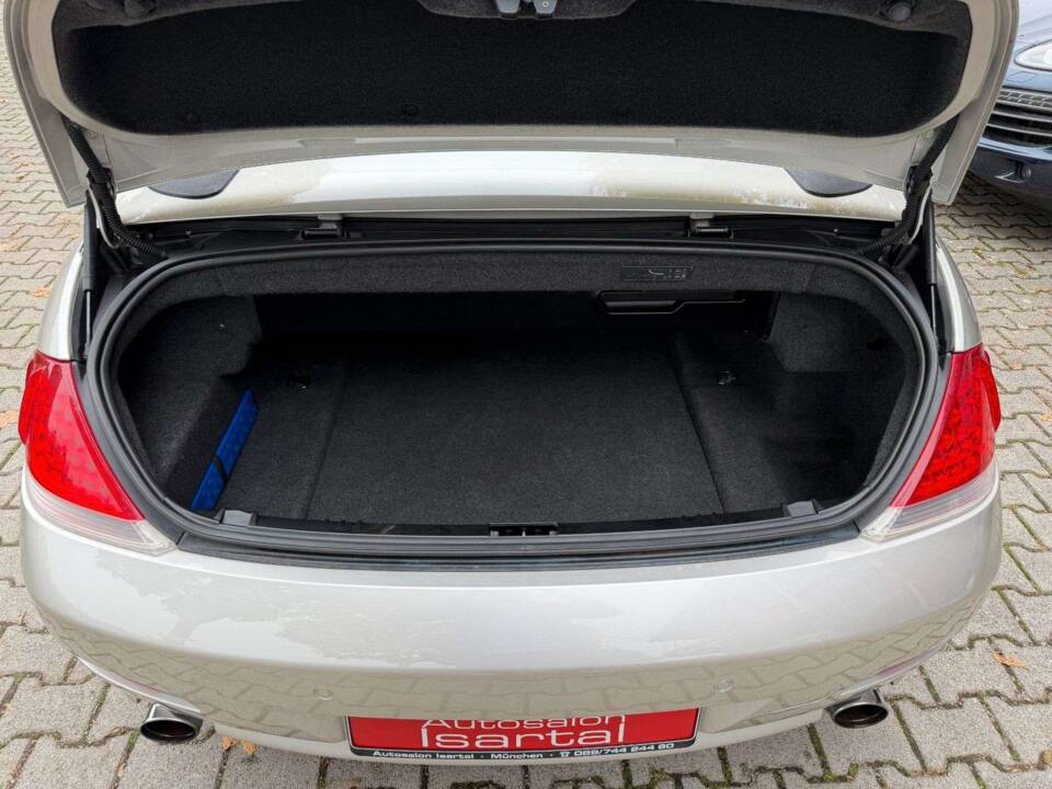 Image 17/24 of BMW 645Ci (2005)