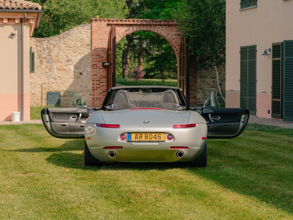 Image 96/185 of BMW Z8 (2001)