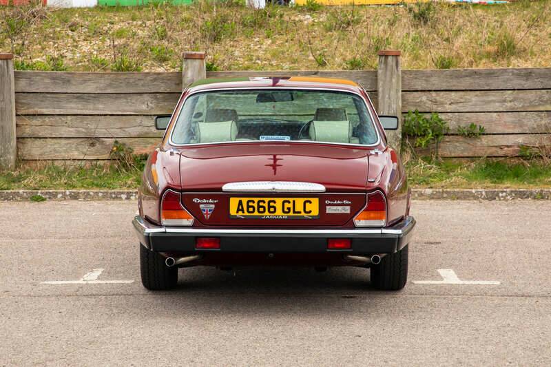 Image 8/50 of Daimler Double Six (1983)