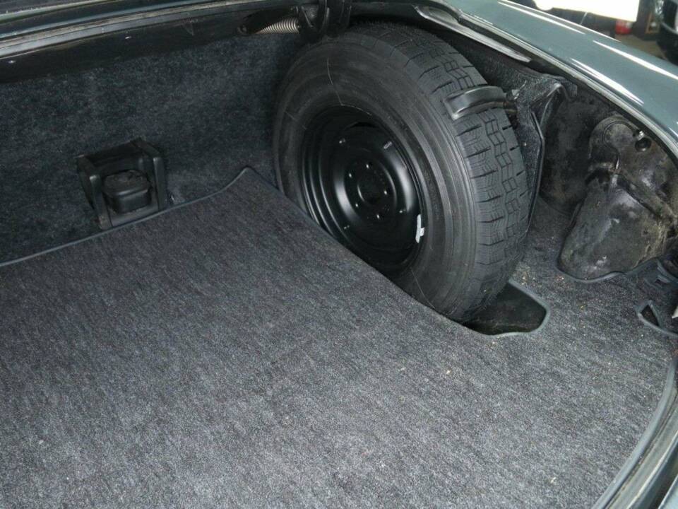 Bild 35/49 von Mercedes-Benz 220 SE (1960)