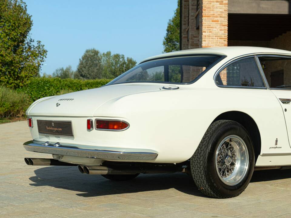 Bild 20/50 von Ferrari 330 GT 2+2 (1964)