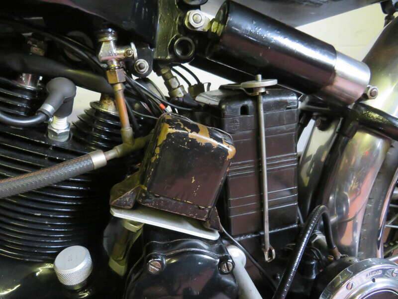 Image 36/50 of Vincent Black Shadow C (1953)