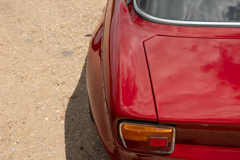 Image 22/50 de Alfa Romeo 1750 GT Veloce (1971)