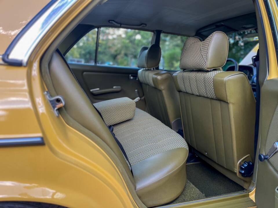 Image 126/139 of Mercedes-Benz 240 D (1978)