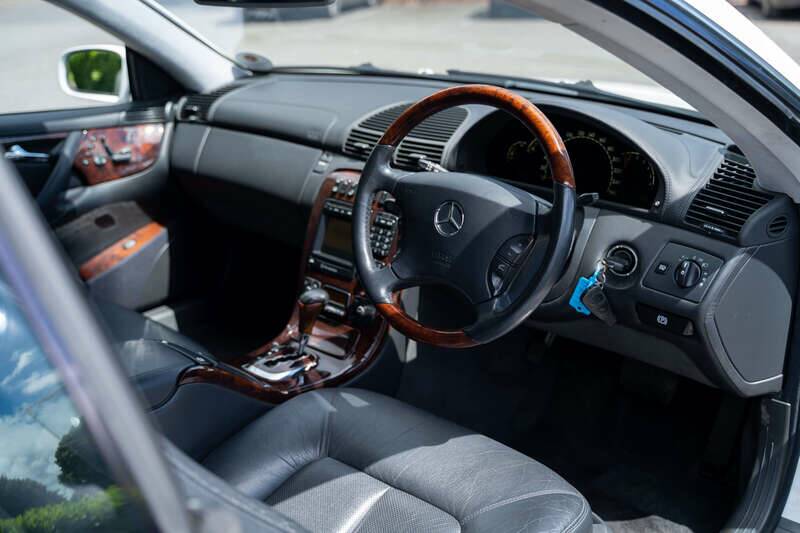 Bild 2/41 von Mercedes-Benz CL 500 (2000)