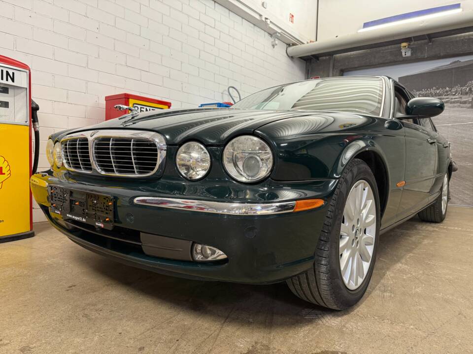 Bild 2/16 von Jaguar XJ 8 4.2 (2003)