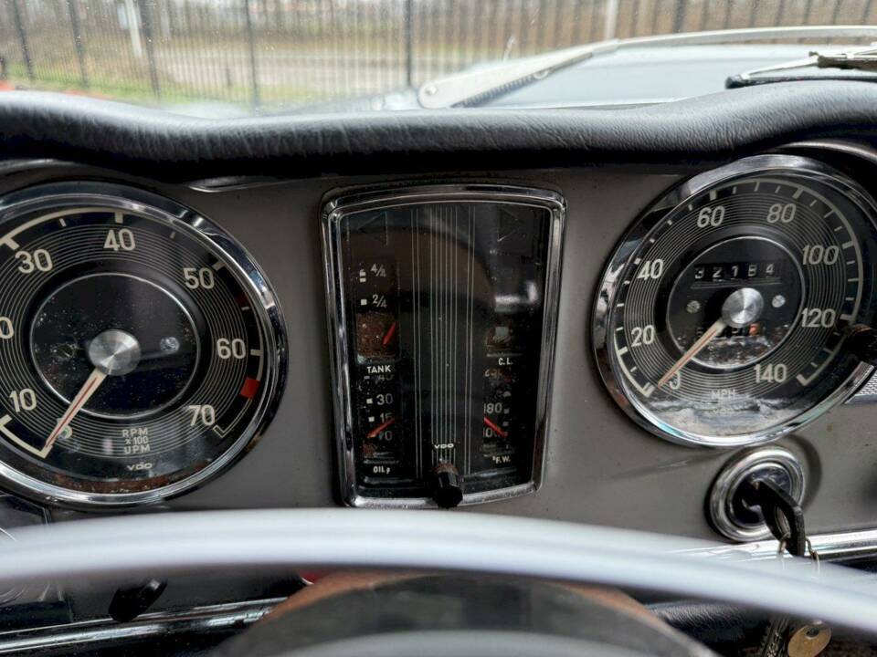 Image 15/36 of Mercedes-Benz 280 SL (1970)