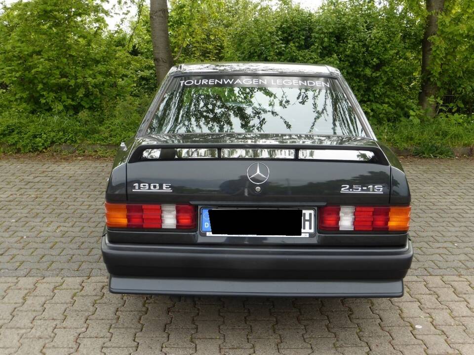 Bild 3/8 von Mercedes-Benz 190 E 2.5-16V (1988)