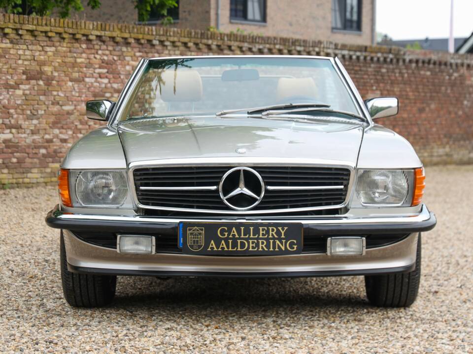 Image 23/50 de Mercedes-Benz 560 SL (1988)