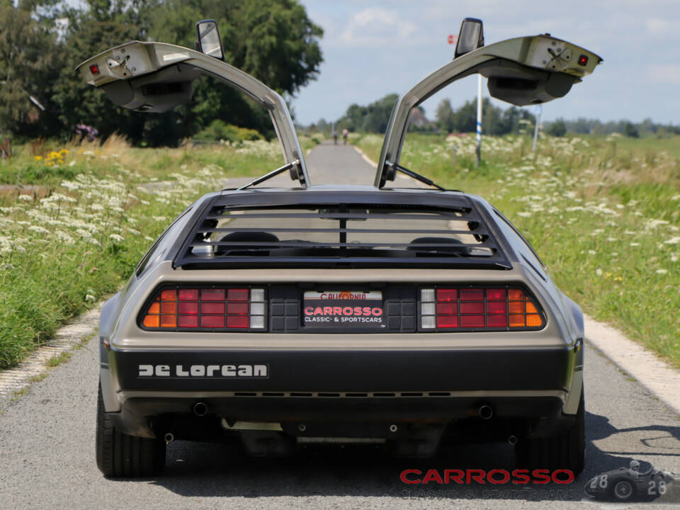 Immagine 28/32 di DeLorean DMC-12 (1981)