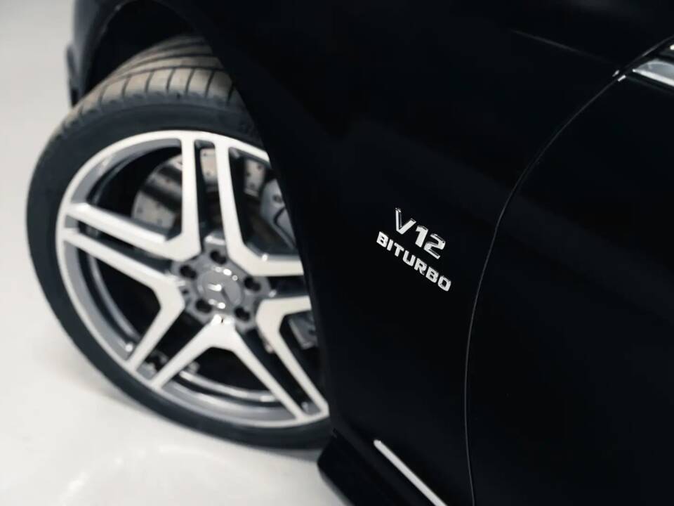 Image 16/40 of Mercedes-Benz CL 65 AMG (2008)