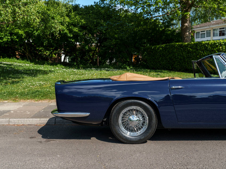 Bild 15/28 von Aston Martin DB 6 Mk II Volante (1970)