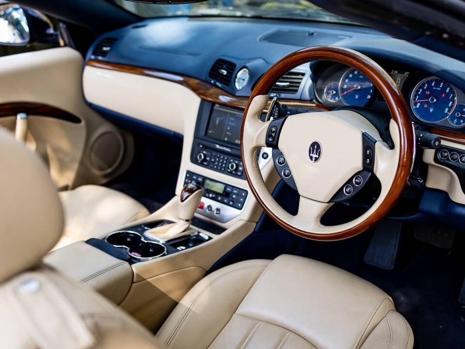 Immagine 4/36 di Maserati GranCabrio 4.7 (2010)