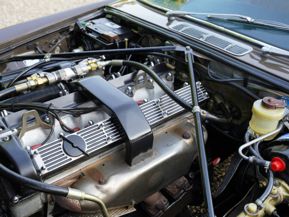 Bild 50/50 von Jaguar XJ 6 L 4.2 (1975)