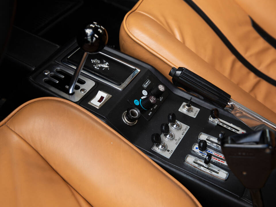 Image 35/38 of Ferrari 308 GTB (1977)
