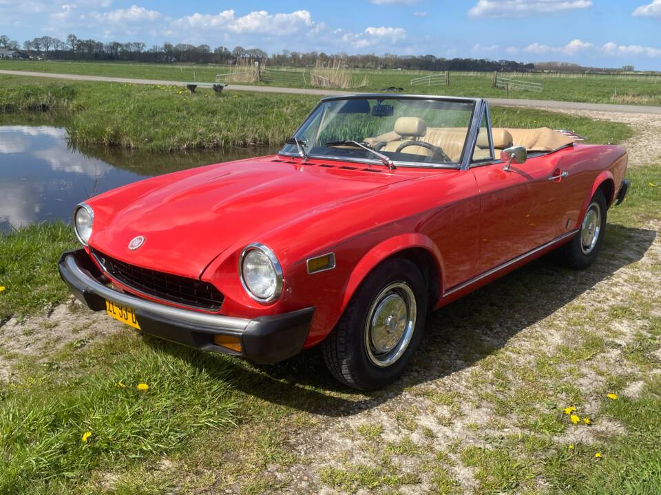 Image 1/17 of FIAT 124 Spider CS1 (1978)