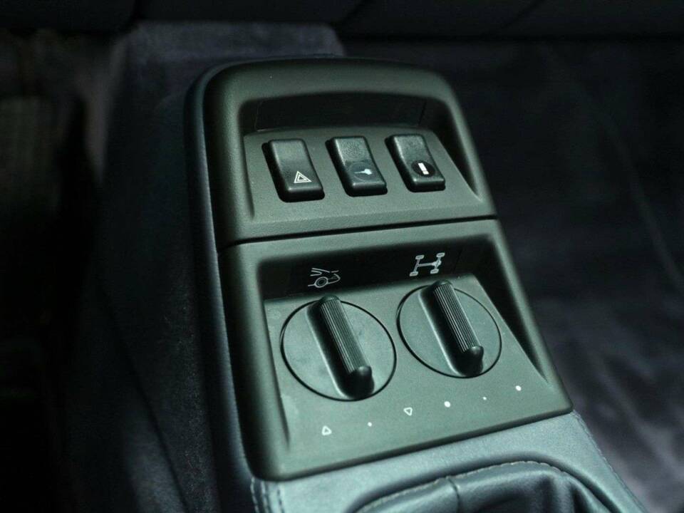 Immagine 22/50 di Porsche 911 Carrera 4 (1993)