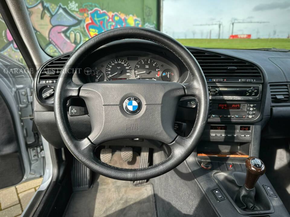 Imagen 47/100 de BMW 318is (1996)