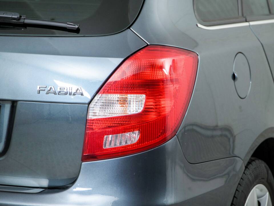 Imagen 30/50 de Skoda Fabia 1.2 TSI Combi (2014)