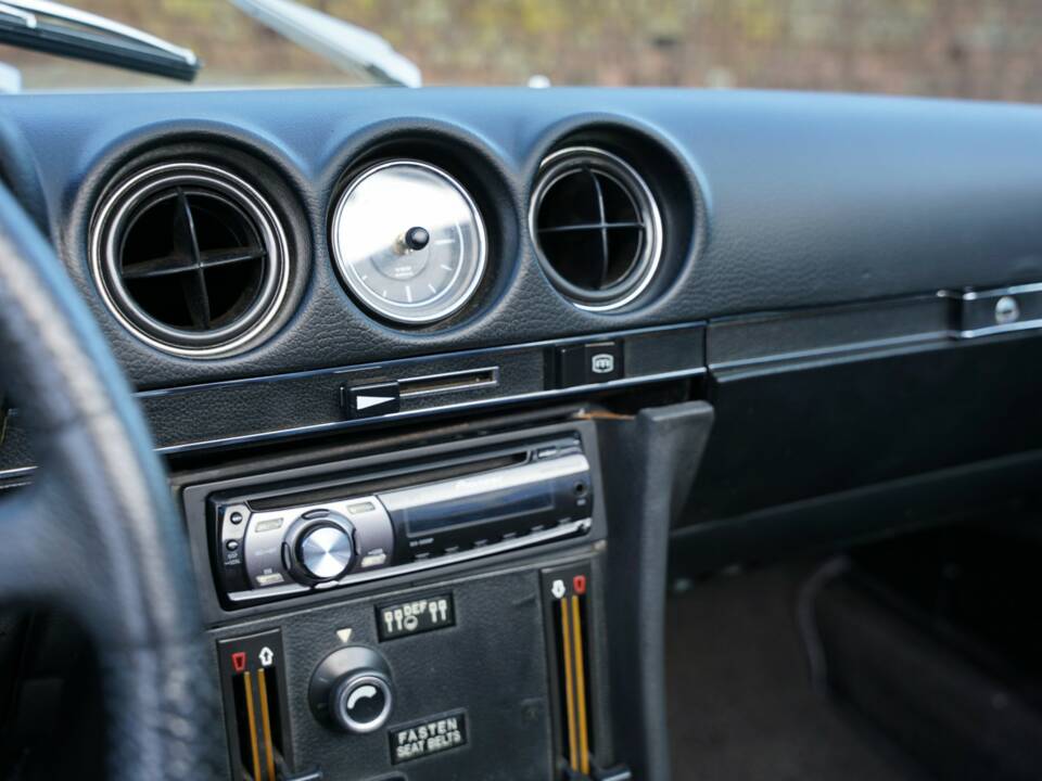 Image 44/50 of Mercedes-Benz 450 SL (1973)