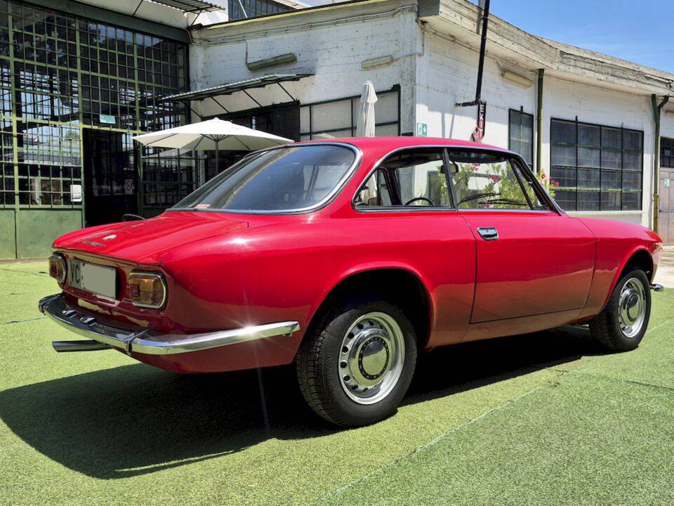 Afbeelding 13/63 van Alfa Romeo Giulia GT 1300 Junior (1971)