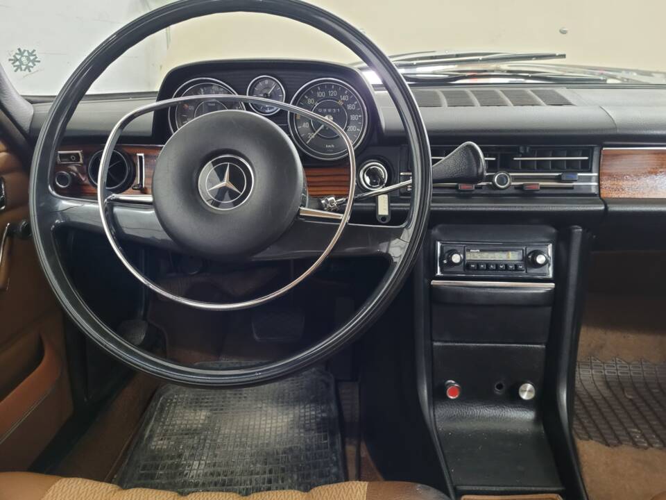 Afbeelding 4/9 van Mercedes-Benz 250 (1970)