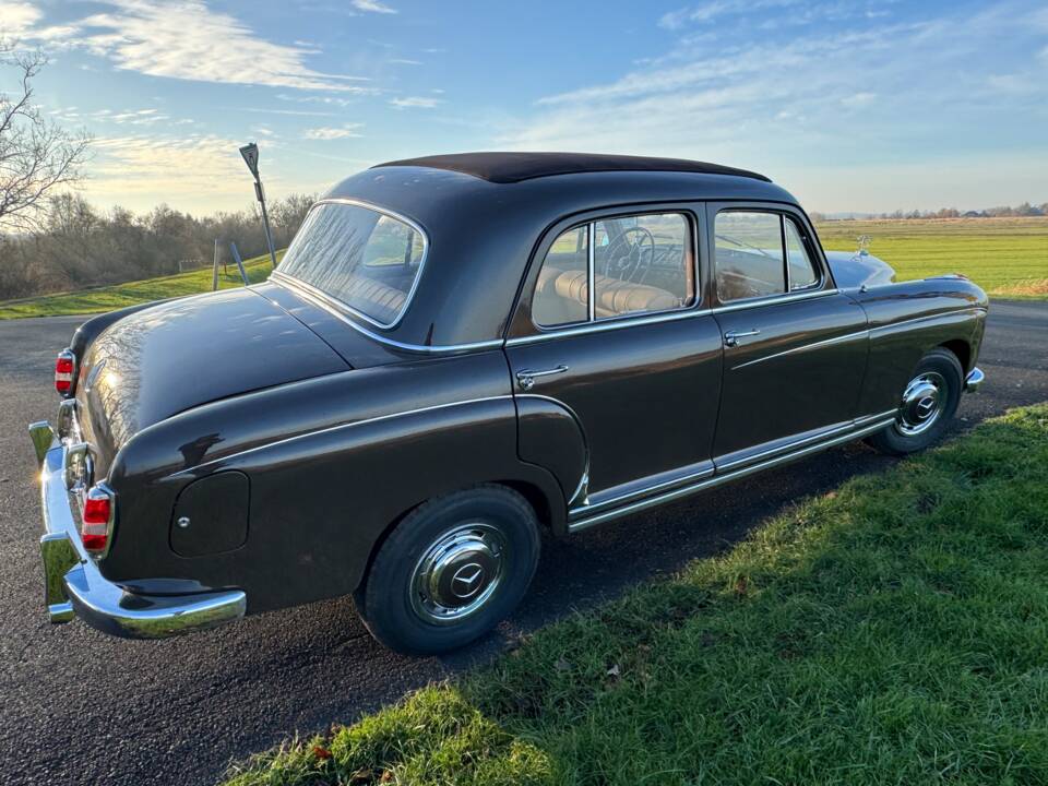 Image 27/43 of Mercedes-Benz 220 S (1956)