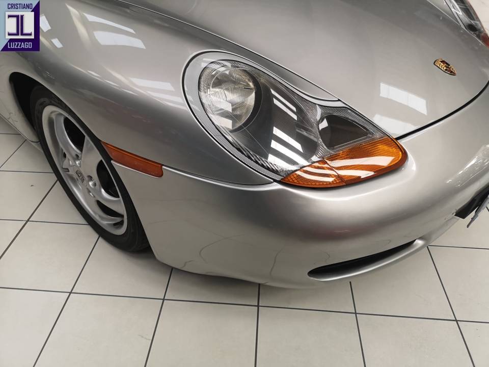Image 14/40 of Porsche Boxster (1997)
