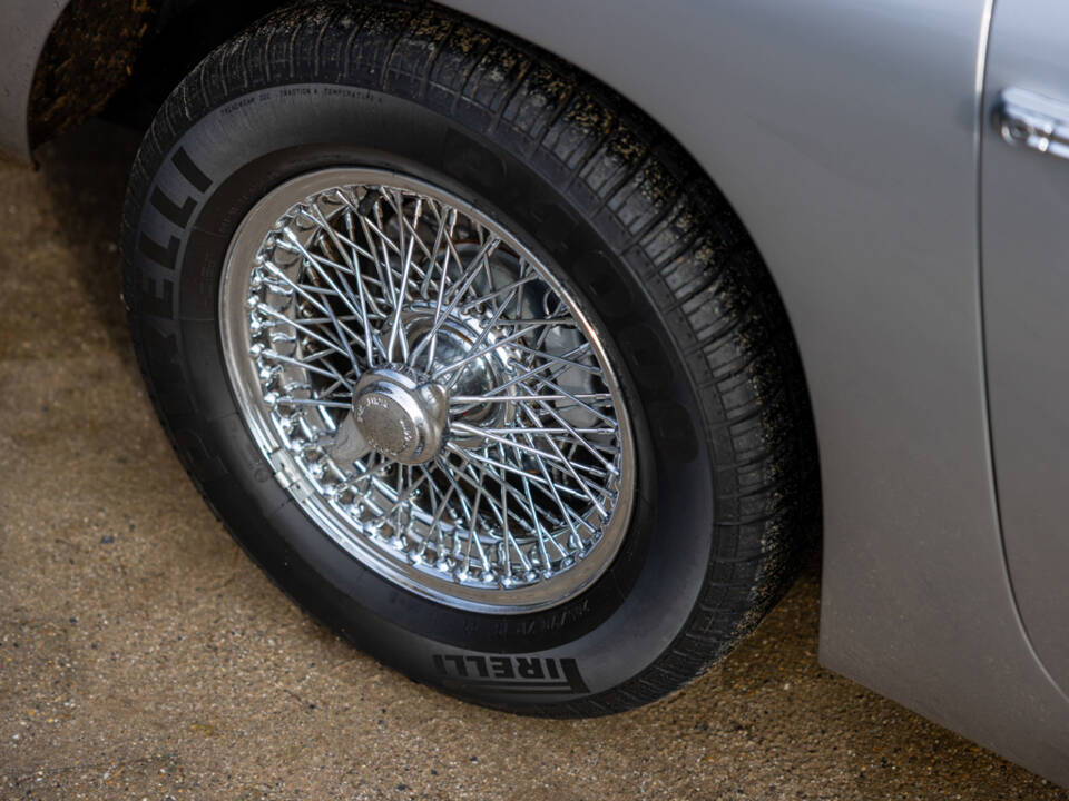 Image 32/50 of Aston Martin DB 5 (1964)