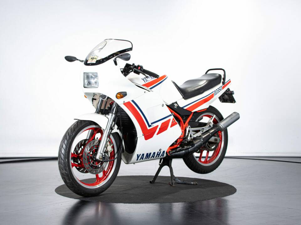 Bild 2/50 von Yamaha RD 350 LC (1990)