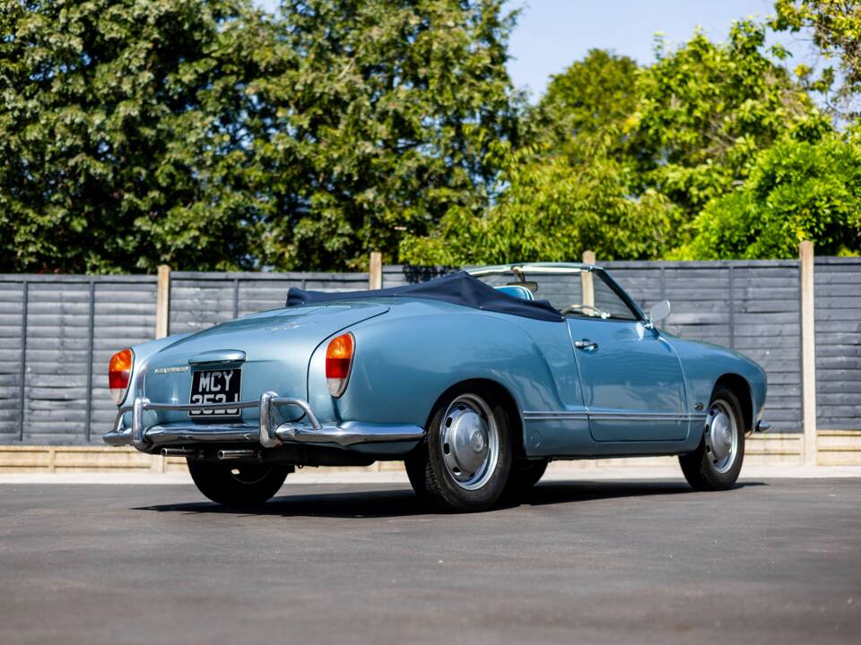 Image 22/50 of Volkswagen Karmann Ghia 1500 (1971)