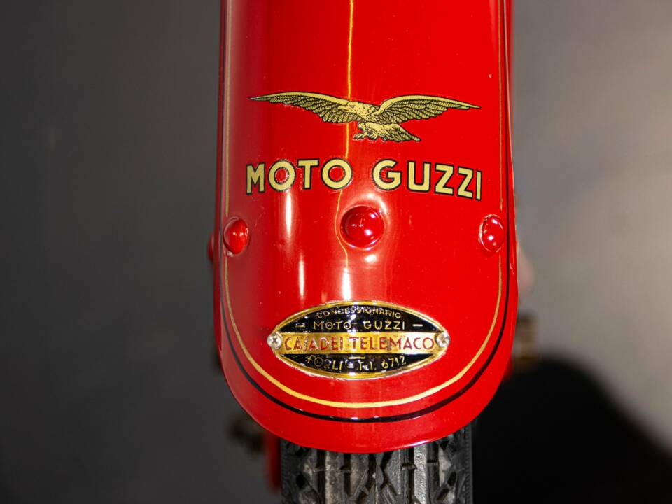 Imagen 45/50 de Moto Guzzi DUMMY (1957)