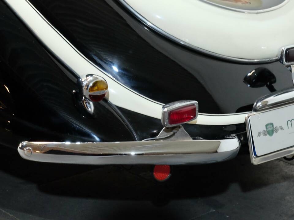 Image 21/33 de BMW 327 (1940)