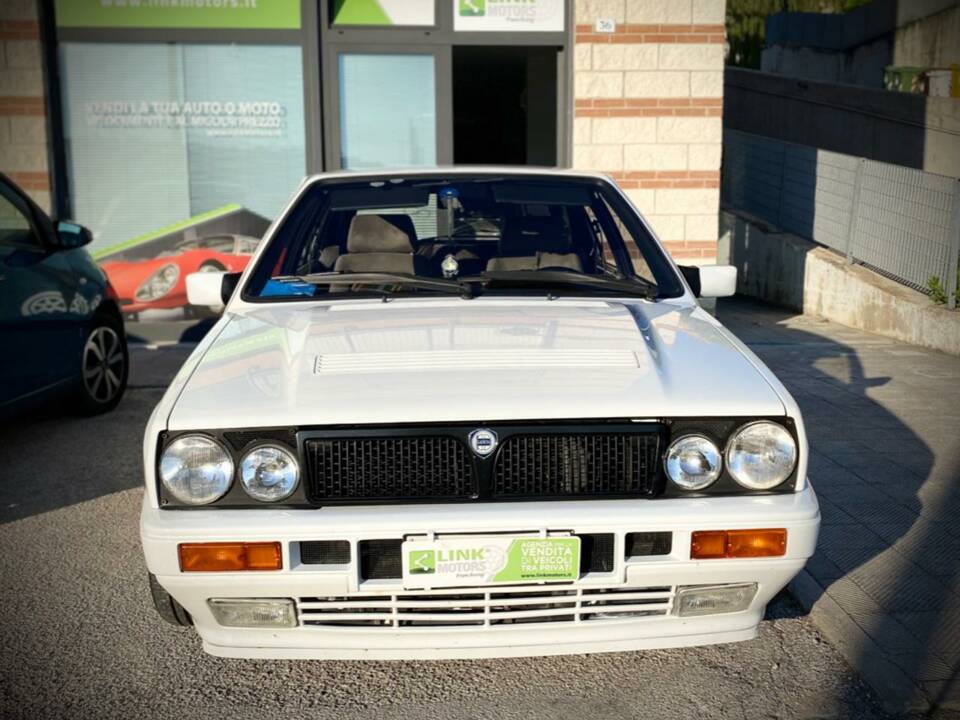 Bild 2/10 von Lancia Delta HF Integrale 16V (1990)