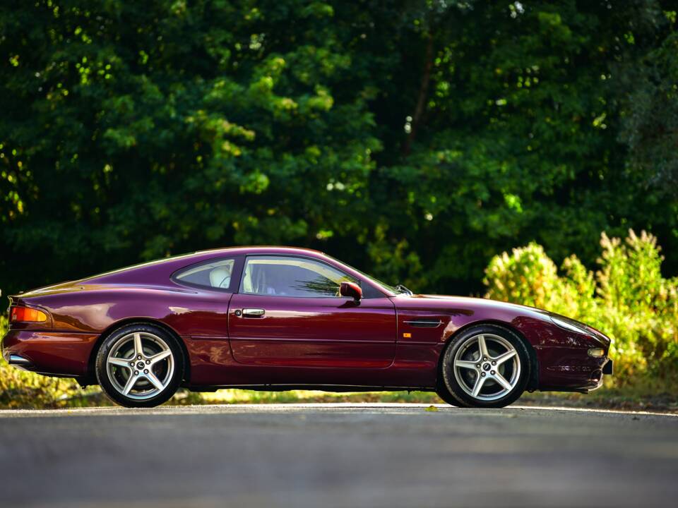 Obraz 21/50 pojazdu Aston Martin DB 7 (1997)