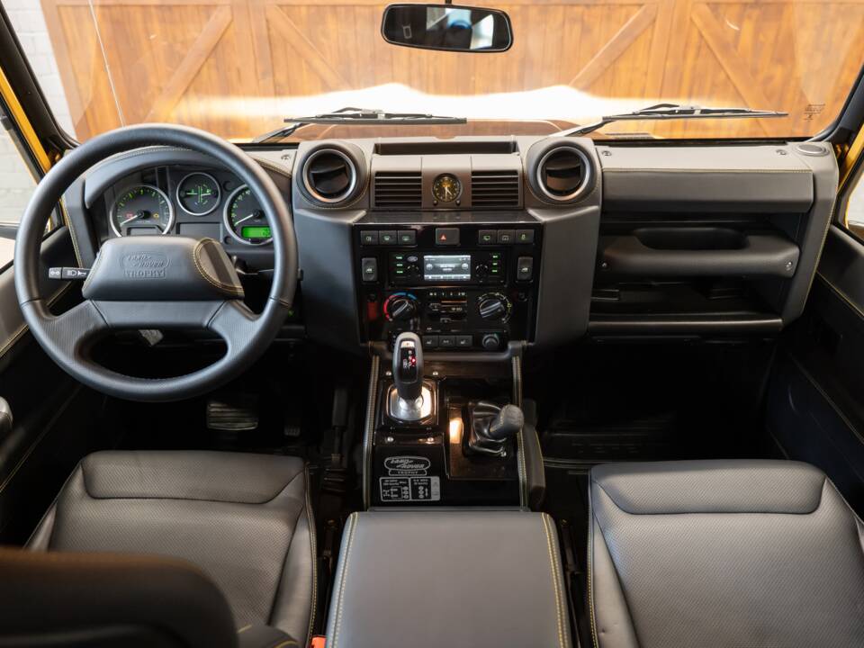 Image 15/47 of Land Rover Defender 90 Works V8 (2013)