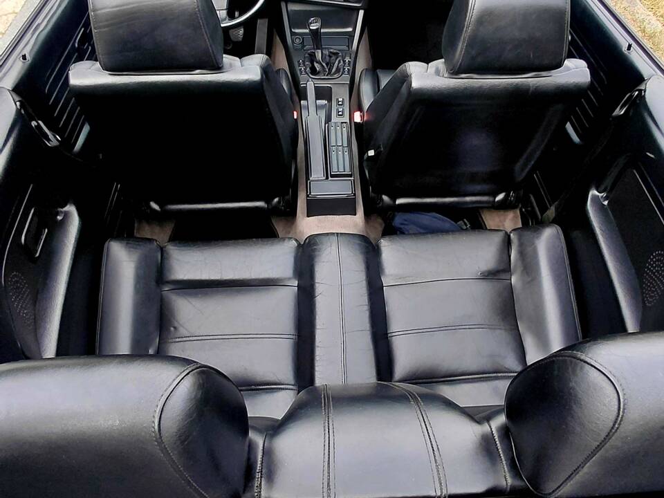 Immagine 26/53 di BMW 320i (1989)