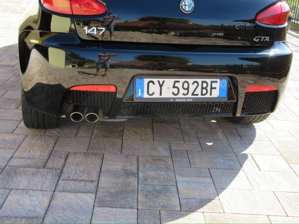 Bild 10/28 von Alfa Romeo 147 3.2 GTA (2004)