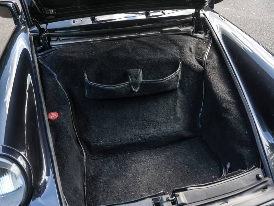 Bild 39/41 von Porsche 911 Carrera 2 (1990)