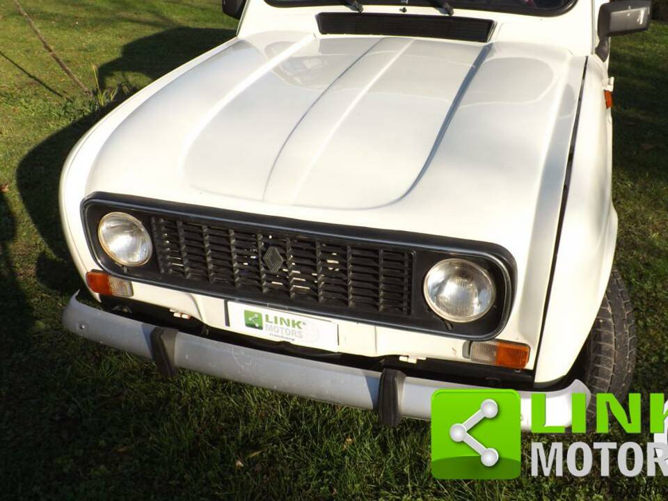 Bild 8/10 von Renault R 4 F4 (1982)