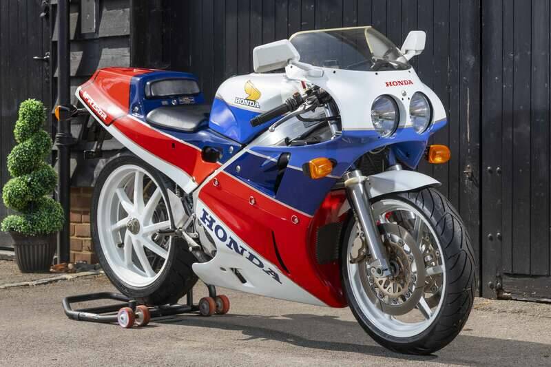 Bild 38/50 von Honda VFR 750R RC 30 (1989)