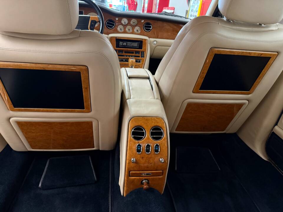 Image 13/21 of Bentley Arnage T (2003)