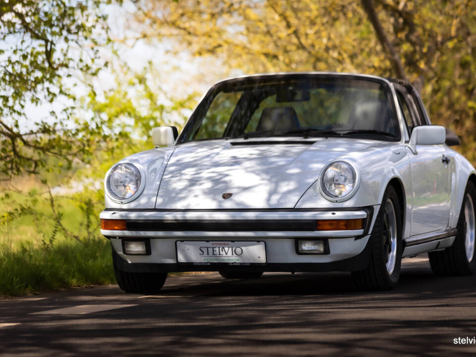 Bild 38/45 von Porsche 911 Carrera 3.2 (1984)