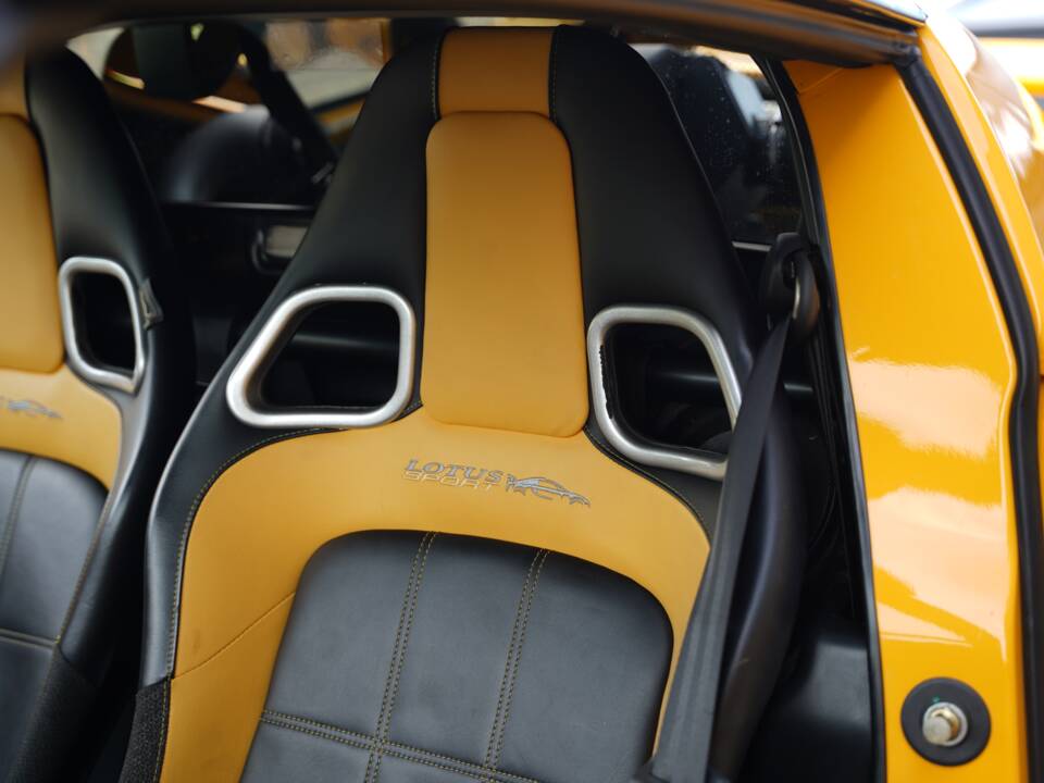 Image 18/50 of Lotus Exige S 240 (2008)