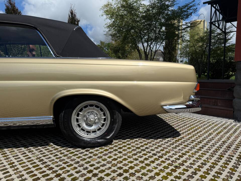 Image 7/39 de Mercedes-Benz 280 SE (1968)