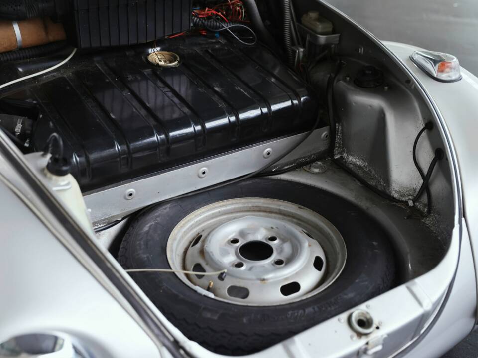 Image 34/37 of Volkswagen Beetle 1302 (1971)