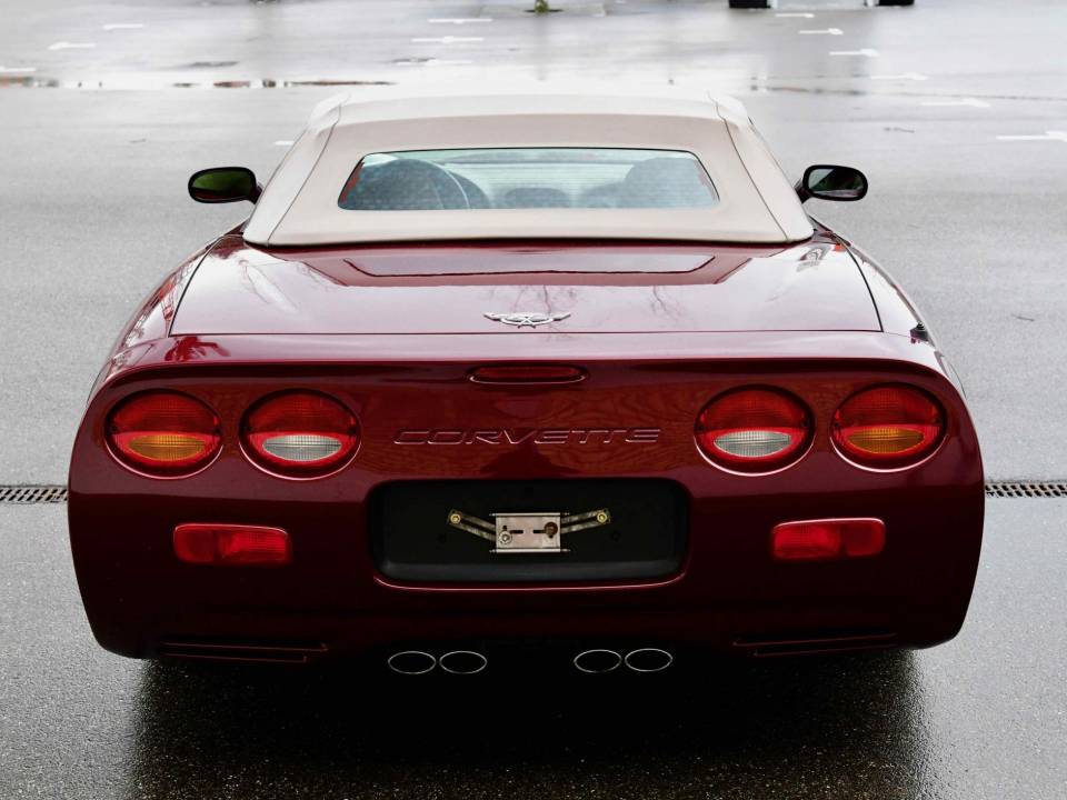 Image 12/50 of Chevrolet Corvette (2004)